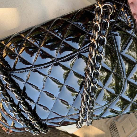 Chanel Classic Quilted Double Flap Black Patent Leather Jumbo Bag - Picture 12 of 17